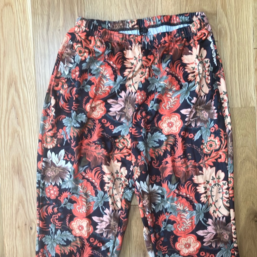 SHEIN Multicolor Floral flared stretch Pants size large - Picture 3 of 4